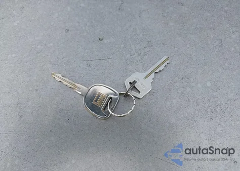 2000 Chevrolet Silverado 1500 from USA, damaged, VIN 1GCEC14V5YE278481